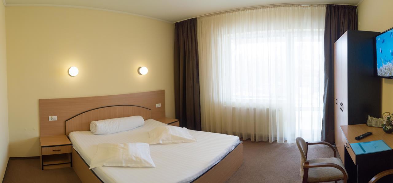 Vila Rosa 2 Hotel คลูจ-นาโปกา ภายนอก รูปภาพ