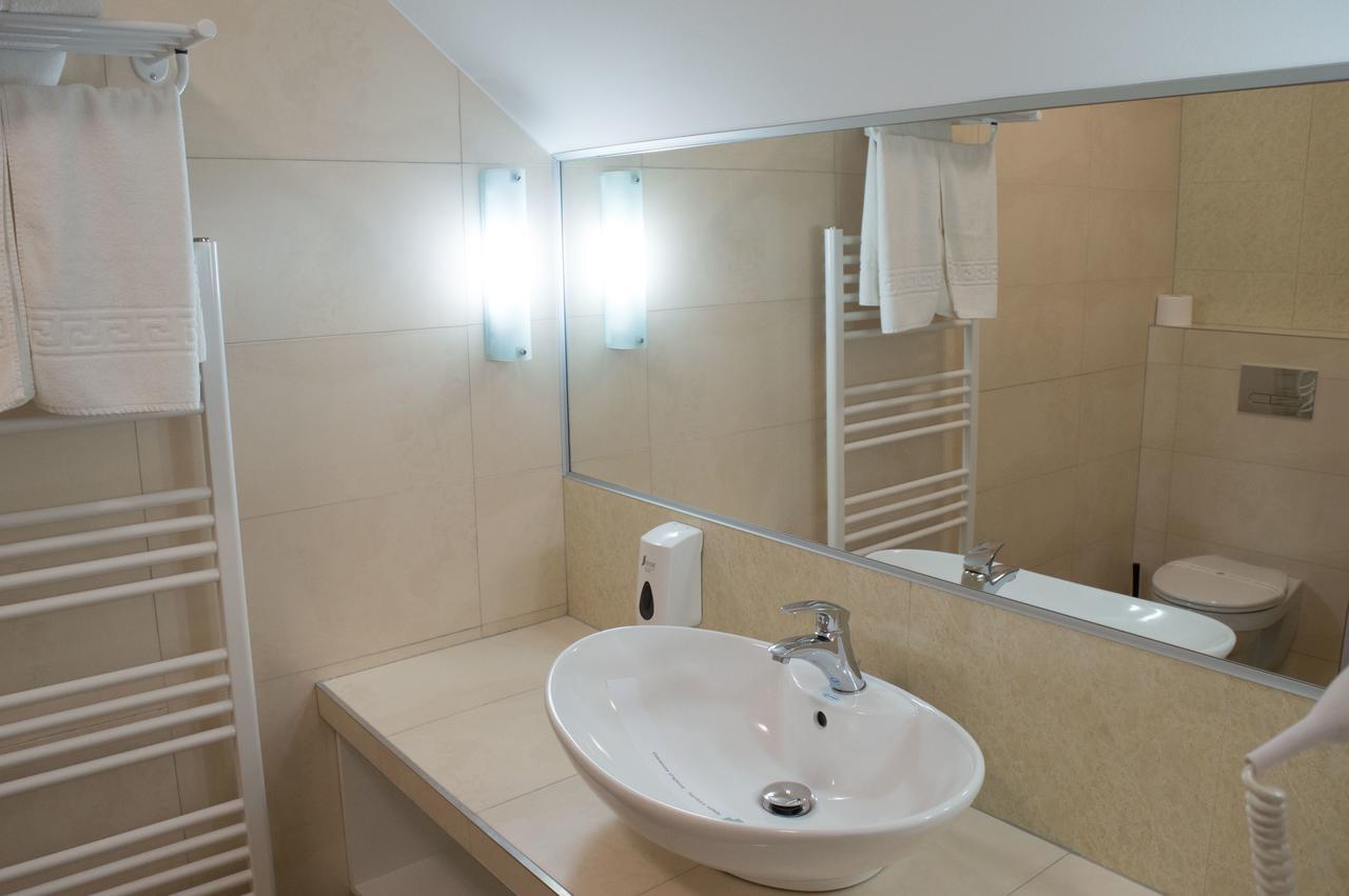 Vila Rosa 2 Hotel คลูจ-นาโปกา ภายนอก รูปภาพ