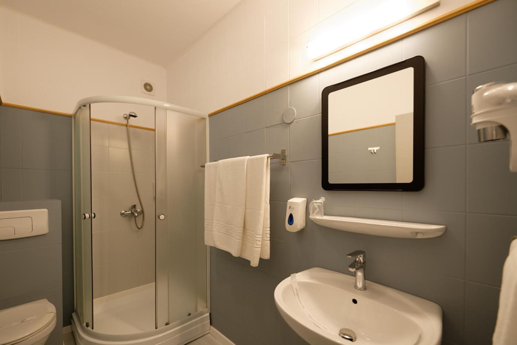Vila Rosa 2 Hotel คลูจ-นาโปกา ภายนอก รูปภาพ